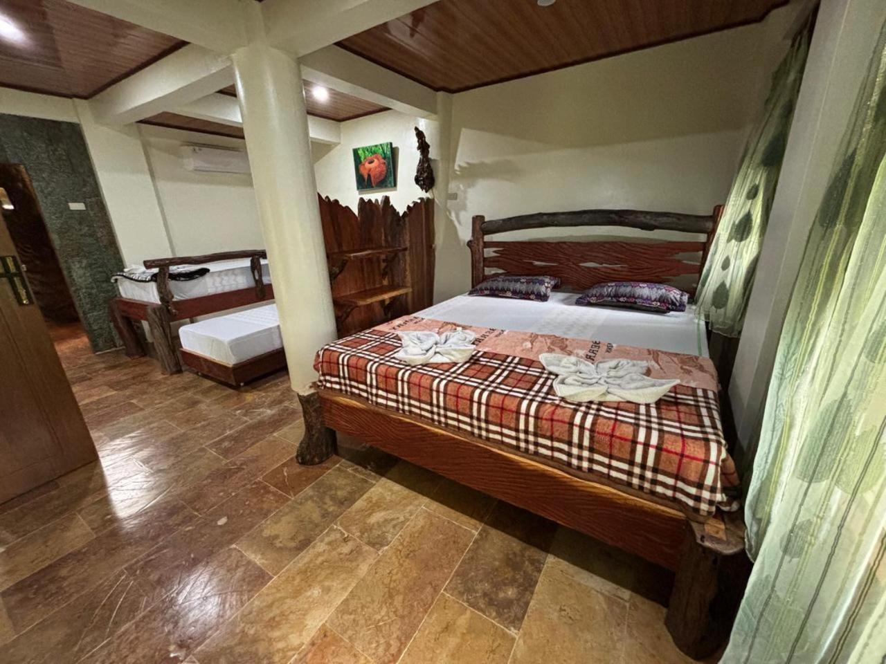 On The Rocks Bungalows, Restaurant And Jungle Trekking Tours Bukit Lawang Eksteriør bilde